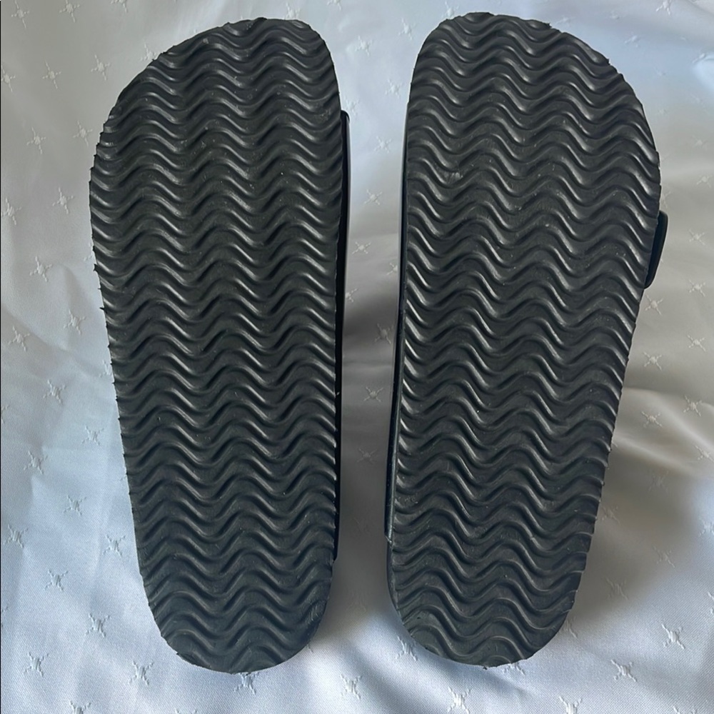 NWOT Madden Girl Patent Leather Black Slides with Gold Accents - Picture 3 of 6